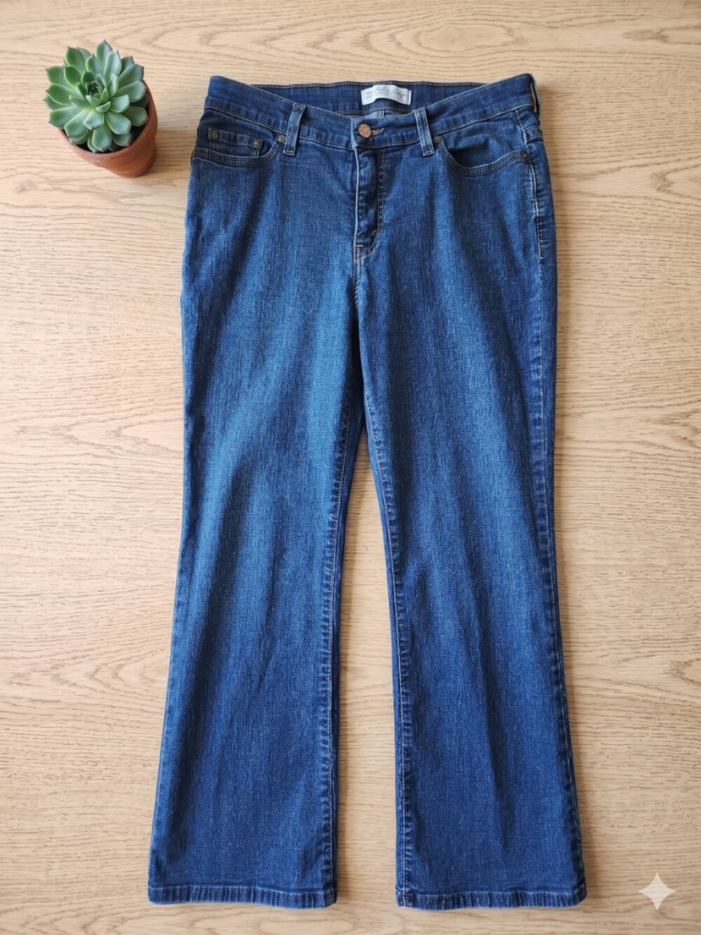 Levi's 512 Perfectly Slimming Bootcut Blue Jeans